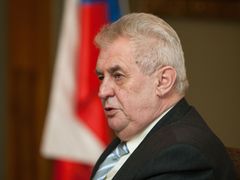 Miloš Zeman plánuje vstup NATO na Ukrajinu. Střet s Rusy. 