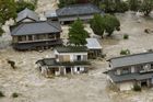 Japonsko pustoší tajfun a povodně. Z Fukušimy proudí do oceánu kontaminovaná voda