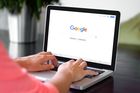 Češi a Google: Karel Gott ve vyhledávání zahýbal dokonce globálním žebříčkem