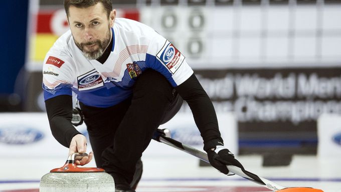 Jiří Snítil byl dlouhá léta hlavní postavou českého curlingu, na olympiádě si však nezahrál.