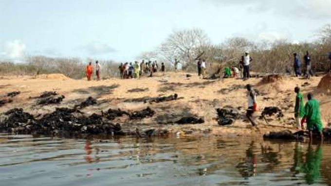 Nigerijskou přírodu niční úniky ropy