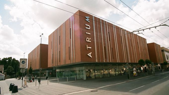 Jeden z posledních přírůstků mezi nákupní centra v Česku - OC Atrium v Hradci Králové otevřelo ještě v loňském listopadu.