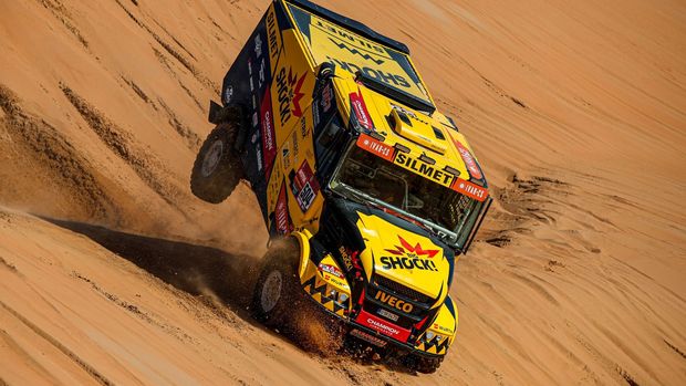 Macík na Dakaru vrátil českou vlajku na vrchol pořadí kamionů