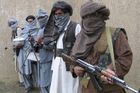 Ozbrojenci Tálibánu zajali při útoku 170 lidí jako rukojmí. Jeho vůdce odmítl vyhlásit příměří