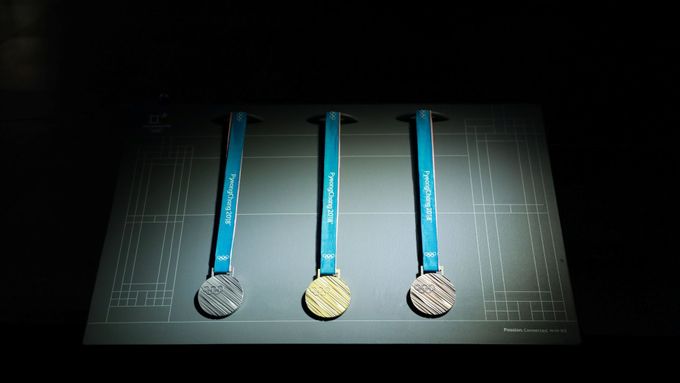 Takto vypadají olympijské medaile zepředu