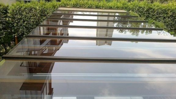 Polykarbonátové plné zastřešení