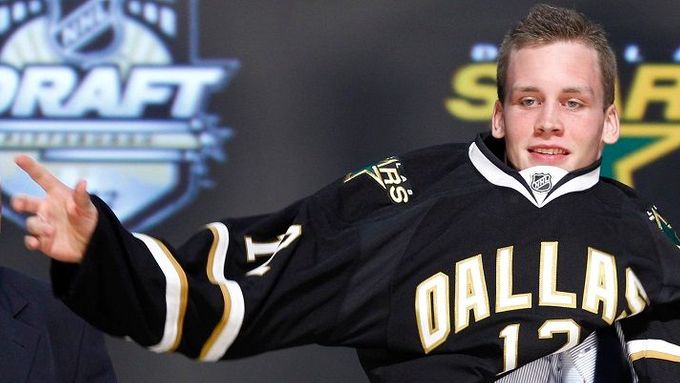 Český hokejista Radek Faksa při draftu NHL.
