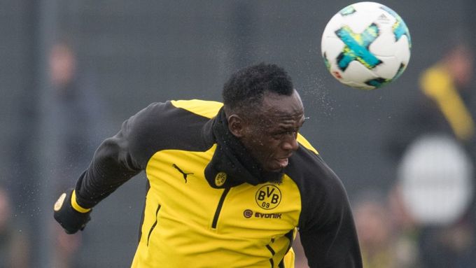 Usain Bolt dal na tréninku fotbalistů Dortmundu gól i jesle.