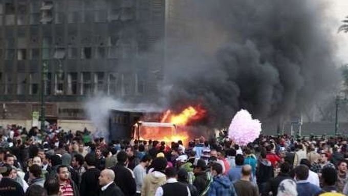 Demonstrace v Káhiře proti vojenské vládě