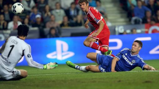 Müller v šanci před Čechem v Evropském superpoháru