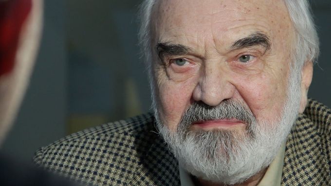 Zdeněk Svěrák oslavil 85. narozeniny. V jednom z rozhovorů pro DVTV říkal, že si ze svého díla váží nejvíc Cimrmana, více než povídek nebo filmů.