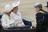 Doprovodila ji Camilla, vévodkyně z Cornwallu a manželka Williamova otce, prince Charlese.