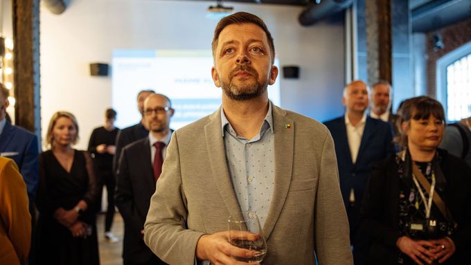 Předseda strany Vít Rakušan při dubnovém zahájení kampaně Starostů a nezávislých pro komunální volby 2022