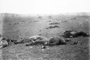 Obrazem: Krvavý Gettysburg na unikátních snímcích. Od slavné bitvy uplynulo 155 let