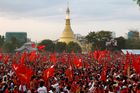 Su Ťij bude moci sama reformovat Barmu, její strana získala ve volbách absolutní většinu