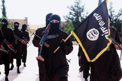 Bojovníci IS počítali každou zabavenou vidličku. Vydělávali na daních i mouce