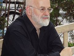 Terry Pratchett, autor fantasy knih o Zeměploše