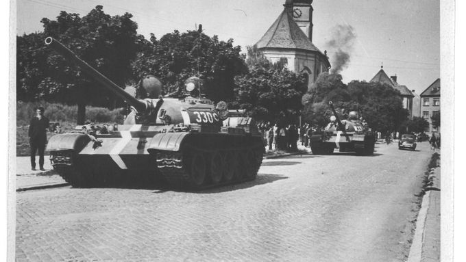 Sovětské tanky v Prostějově.