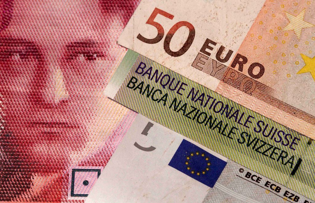 Švýcarský frank dosáhl na nová historická maxima