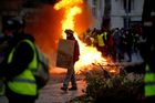 Protesty žlutých vest ve Franciii slábnou, přesto přišlo na 38 tisíc lidí