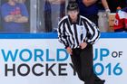 Rozhodčí Suchánek si na ledě Islanders odbude premiéru v NHL
