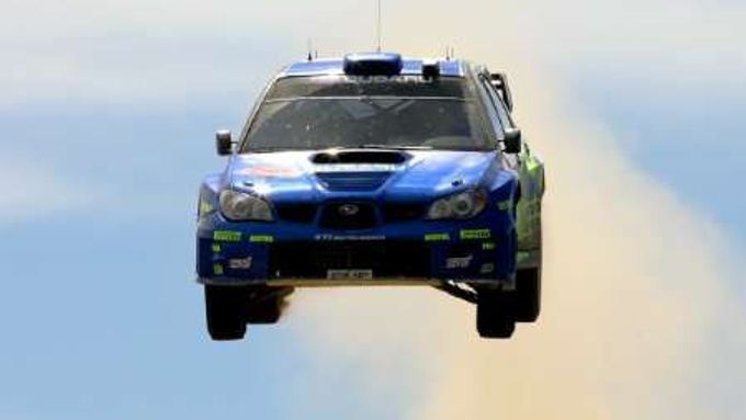 Subaru Impreza Chrise Atkinsona ve druhé etapě italské rallye.