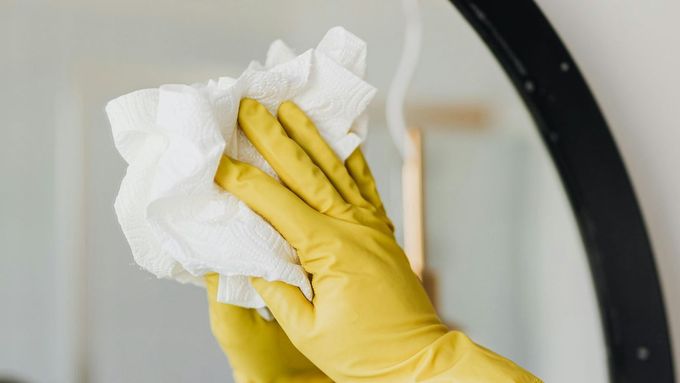 Jeden dobrovolný uklízeč a kousek toaletního papíru zničily umělecké dílo v muzeu výtvarného umění v tchajwanském Keelungu. Ilustrační foto.