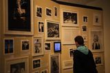 Expozice nazvaná jednoduše Marilyn zaplnila prostory Jízdárny Pražského hradu a nabízí předměty spojené s "nejvíc sexy herečkou všech dob" i zapůjčená umělecká díla.