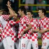 Chorvatští fotbalisté slaví gól Nikoly Kaliniče v přátelském utkání: Chorvatsko - Estonsko