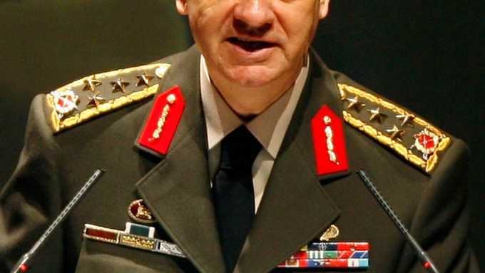 Gen. Ilker Basbug na snímku z roku 2009.