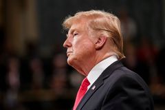 Trump uvalil nové sankce na Írán, pohrozil dalšími, pokud země nezmění chování