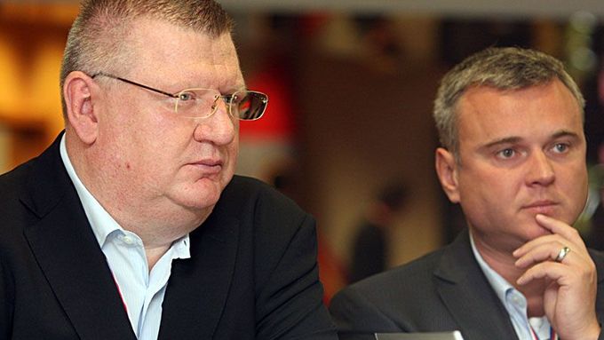 Ivo Rittig (vlevo), podnikatel v klenotech, má blízko k místopředsedovi ODS Petru Bendlovi.