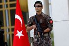 V Turecku byl zatčen rakouský novinář a aktivista
