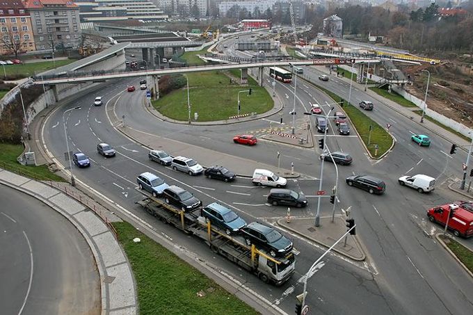 Víceúrovňovu křižovatku Malovanka potřebuje. Už tak velký dopravní uzel zkomplikují během stavebních prací dopravní omezení.