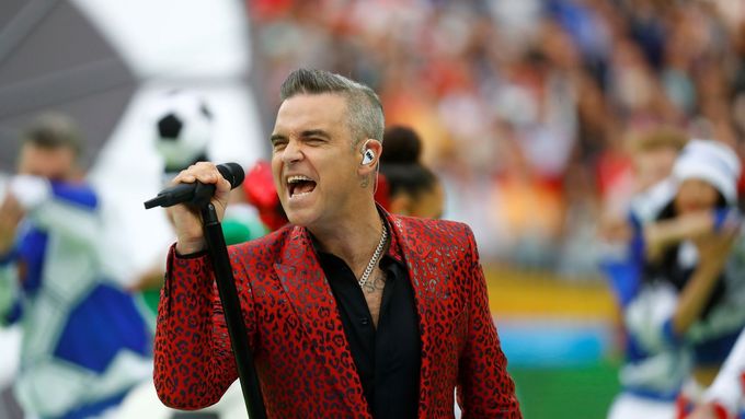 Robbie Williams v roce 2018 na moskevském stadionu Lužniki, kde byl hvězdou zahajovacího ceremoniálu fotbalového mistrovství světa.