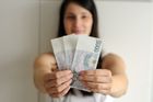 Platy v Česku téměř nerostou, mzda je 22941 korun