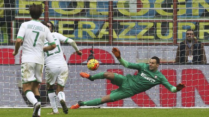 O výhře Sassuola rozhodla proměněná penalta v páté minutě nastavení celého zápasu.