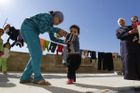 Ze Sýrie hlásí dětskou obrnu, Libanon začal s očkováním