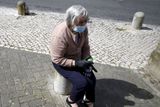 V roce 2012 začala organizace pořádat workshopy pro starší občany v Lisabonu.