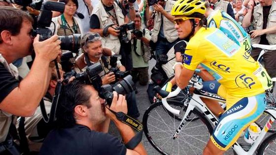 Královskou etapu Tour ovládli bratři Schleckové a Alberto Contador