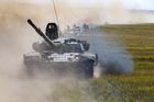 Foto: Tanky, letouny i drony v akci. Rusko pořádá největší manévry od studené války