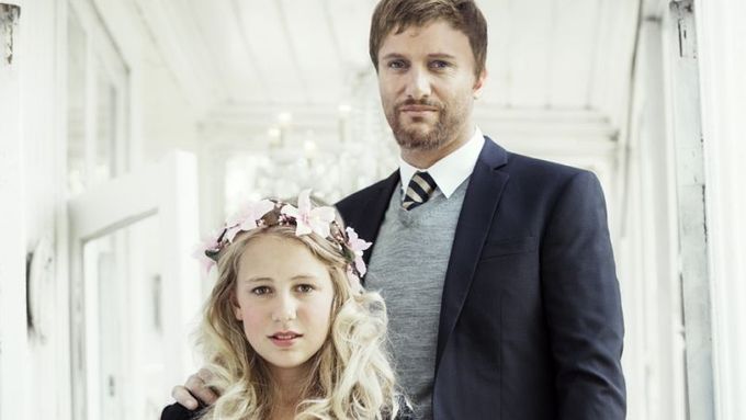 FOTO První svatba dítěte s dospělým v Norsku