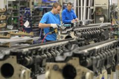 Růst českého průmyslu zrychlil, výroba je silnější o desetinu oproti loňsku