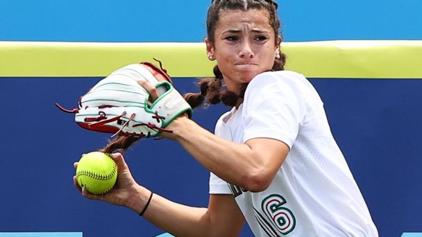 Softball - Women - Opening Round - Mexico v Japan