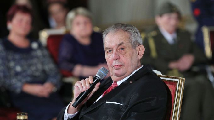 Miloš Zeman při udělování státních vyznamenání 28. října 2019.
