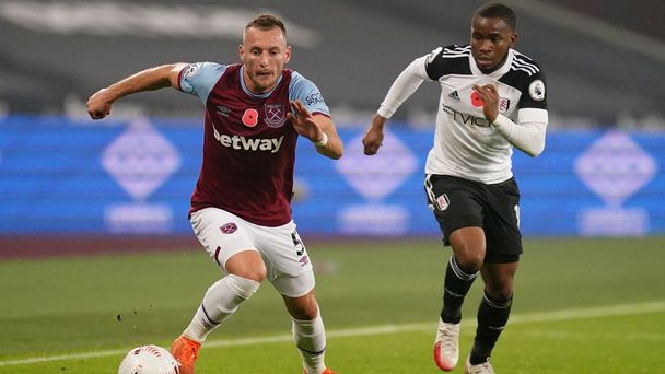 fotbal, anglická liga 2020/2021, Premier League - West Ham United v Fulham Vladimír Coufal, Ademola Lookman