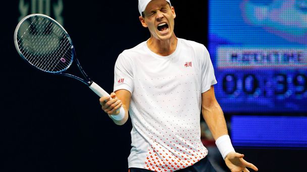Tomáš Berdych v semifinále turnaje v Bangkoku proti Gillesu Simonovi