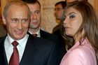 Ruská televize chtěla show, v níž by zářila přítelkyně Putina. Nákup zmařily sankce