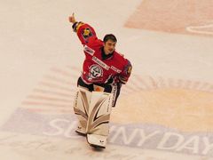 První děkovačka patřila po utkání Pardubic s Budějovicemi Martinu Růžičkovi. Krátké one man show si patřičně užil.