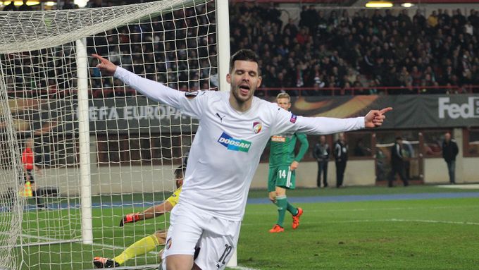 Michal Ďuriš se raduje z gólu do sítě Rapidu.